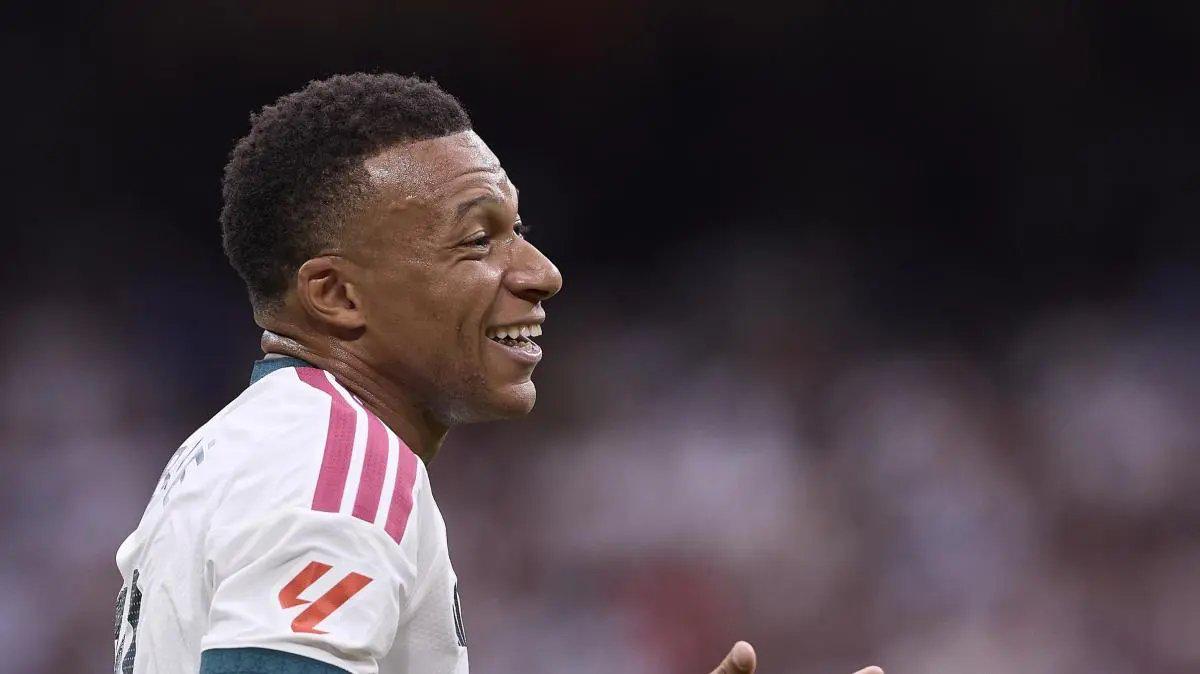 Góc Nhìn 32WIN: Chuyện đáng yêu: Thời thơ ấu, Mbappé từng ném điều khiể