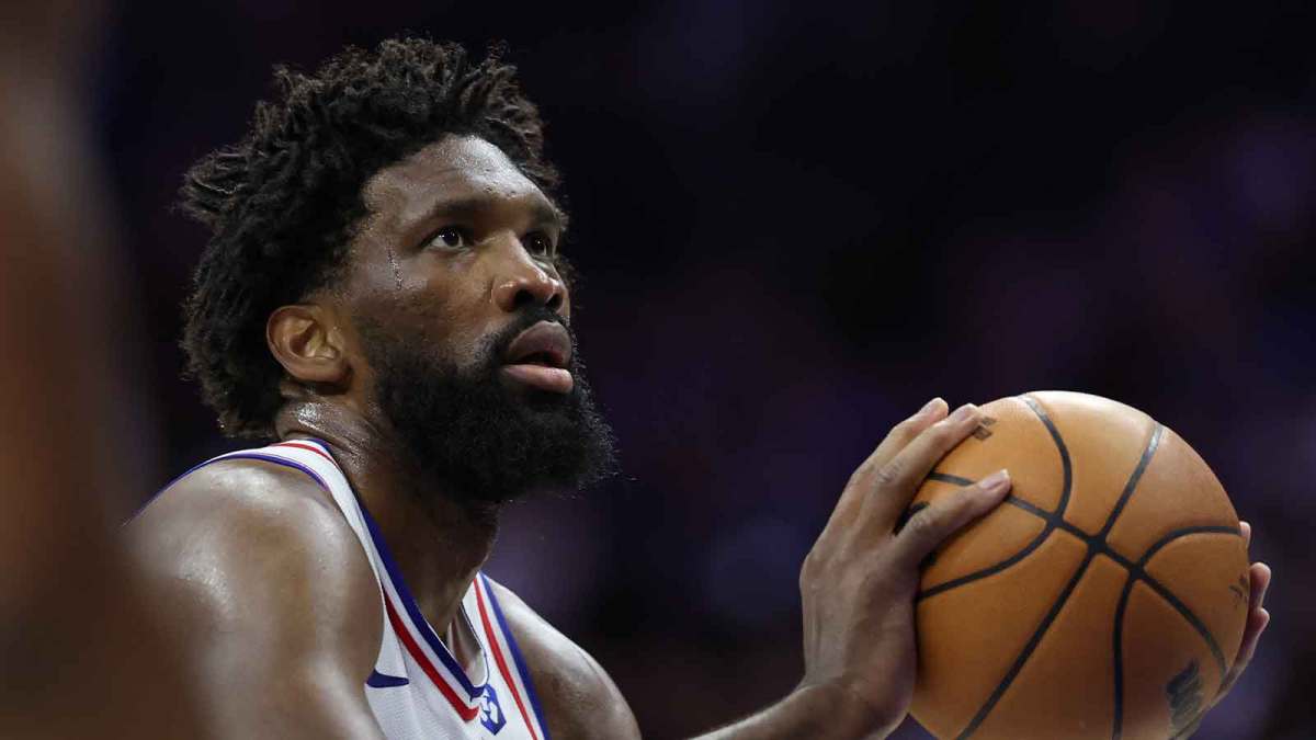 Góc Nhìn 32WIN: LeBron James và HLV 76ers phủ nhận chuyện James mắng Embiid đế